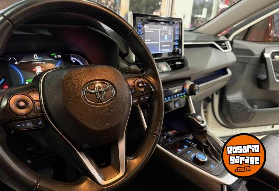 Camionetas - Toyota Rav4 Limited Hybrid AWD 2021 Electrico / Hibrido 49000Km - En Venta