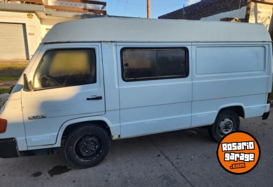 Utilitarios - Mercedes Benz MB 180 1994 Diesel 120000Km - En Venta