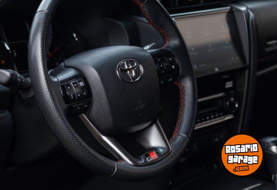Camionetas - Toyota SW4 GR 2024 Diesel 57000Km - En Venta
