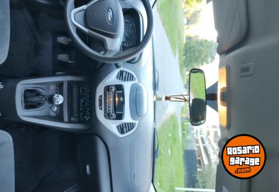 Autos - Ford Ka S+ 2019 Nafta 99000Km - En Venta