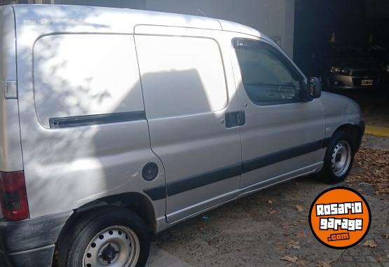 Utilitarios - Peugeot Partner 2009 Diesel 200000Km - En Venta