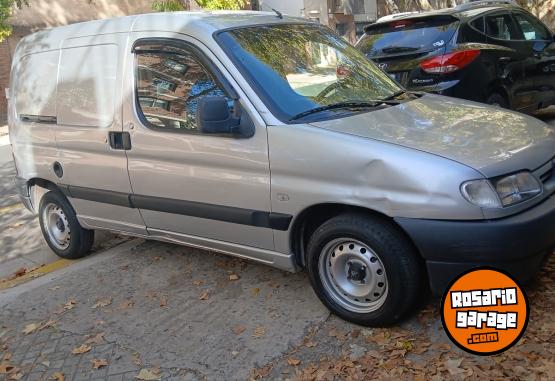 Utilitarios - Peugeot Partner 2009 Diesel 200000Km - En Venta