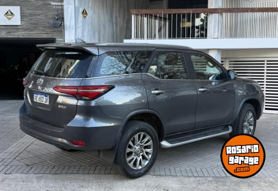 Camionetas - Toyota SW4 4x4 SRX 2.8 TDI 6 AT 2021 Diesel 110000Km - En Venta