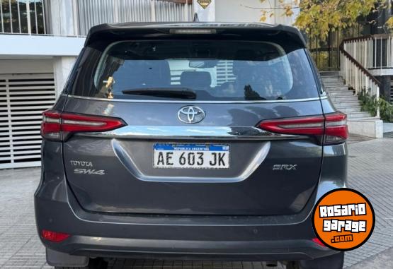 Camionetas - Toyota SW4 4x4 SRX 2.8 TDI 6 AT 2021 Diesel 110000Km - En Venta
