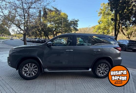 Camionetas - Toyota SW4 4x4 SRX 2.8 TDI 6 AT 2021 Diesel 110000Km - En Venta
