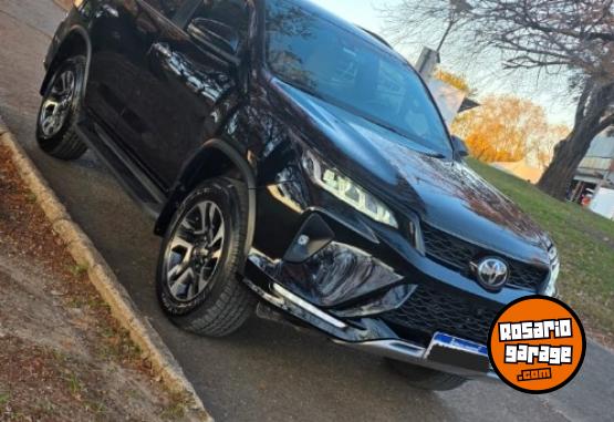 Camionetas - Toyota SW4 DIAMOND 2025 Diesel 20000Km - En Venta
