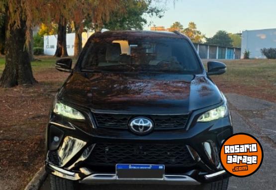 Camionetas - Toyota SW4 DIAMOND 2025 Diesel 20000Km - En Venta