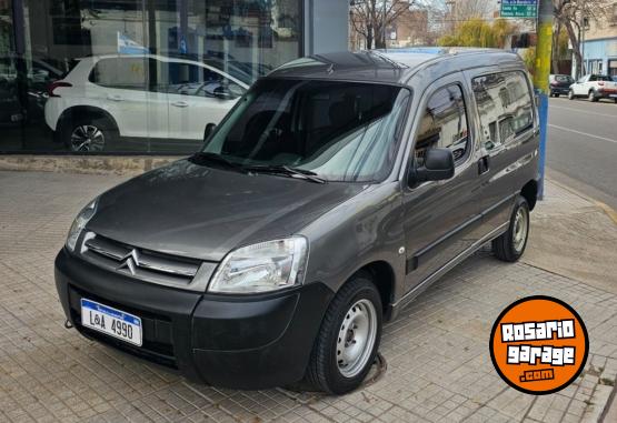 Utilitarios - Citroen BERLINGO MIXTO 5 ASIENTOS 2020 Diesel 115000Km - En Venta