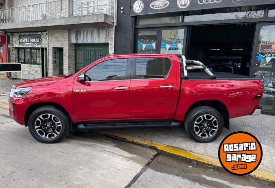 Camionetas - Toyota Hilux srx 2.8 tdi 2023 Diesel 31000Km - En Venta