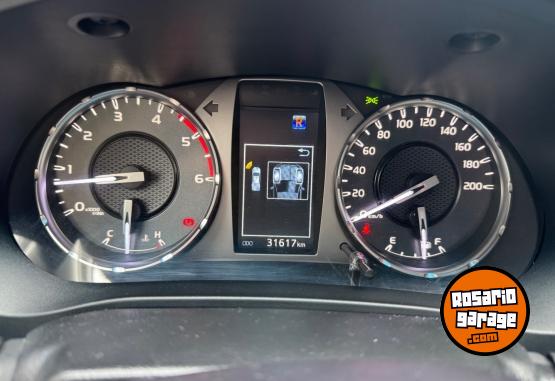 Camionetas - Toyota Hilux srx 2.8 tdi 2023 Diesel 31000Km - En Venta