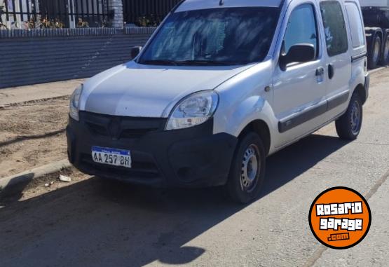 Utilitarios - Renault Kangoo PH3 Confort 1.6 1P 2016 Nafta 323000Km - En Venta