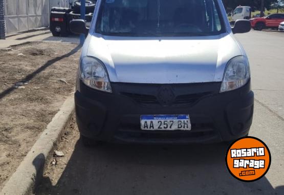 Utilitarios - Renault Kangoo PH3 Confort 1.6 1P 2016 Nafta 323000Km - En Venta