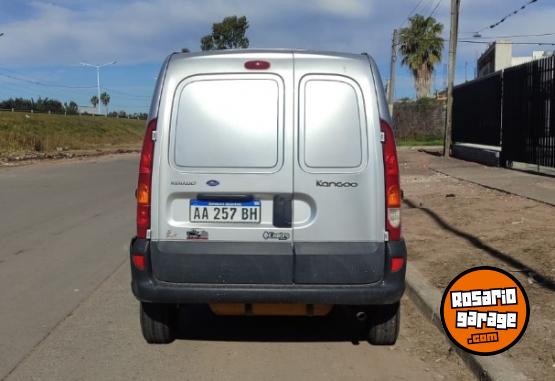 Utilitarios - Renault Kangoo PH3 Confort 1.6 1P 2016 Nafta 323000Km - En Venta