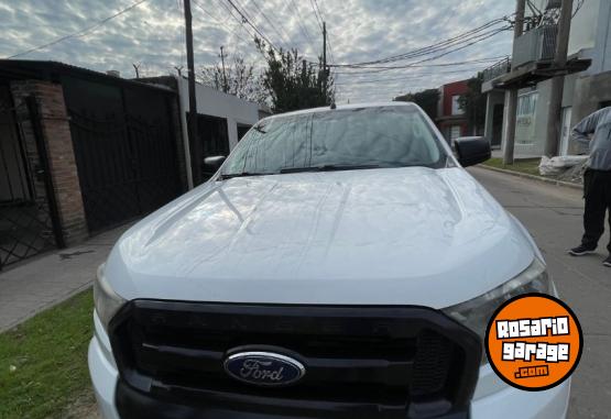 Camionetas - Ford Ranger2.2 4x4 2017 Diesel 124000Km - En Venta