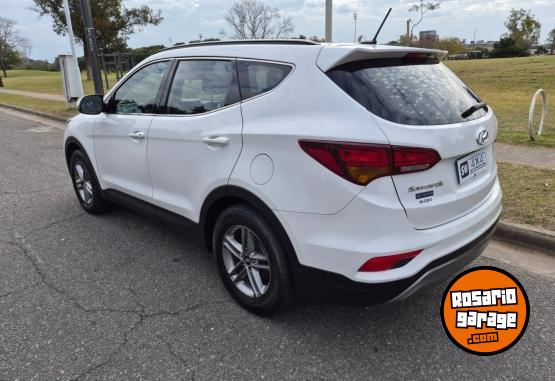Camionetas - Hyundai SANTA FE 2017 Nafta 130000Km - En Venta