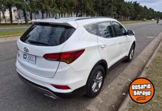 Camionetas - Hyundai SANTA FE 2017 Nafta 130000Km - En Venta