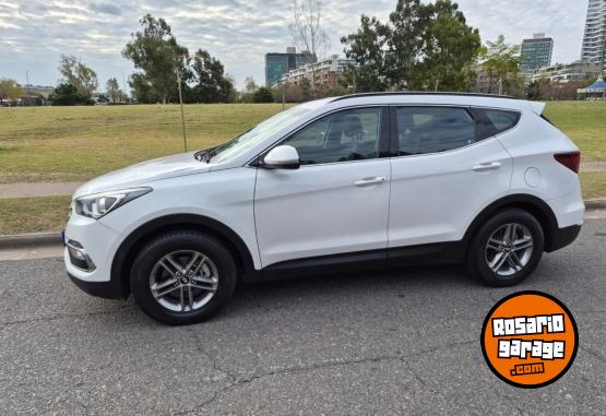Camionetas - Hyundai SANTA FE 2017 Nafta 130000Km - En Venta