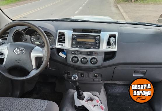 Camionetas - Toyota HILUX 2.5 DC DX PACK2 2012 Diesel 386000Km - En Venta