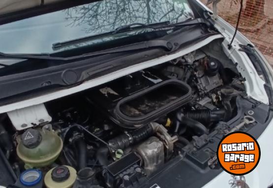 Utilitarios - Peugeot Expert 2014 Diesel 212000Km - En Venta