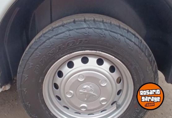 Utilitarios - Peugeot Expert 2014 Diesel 212000Km - En Venta