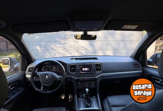 Utilitarios - Volkswagen Amarok highlineCD AT 4x4 2024 Diesel 56000Km - En Venta