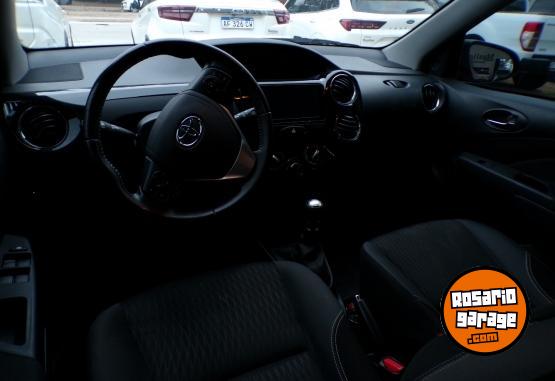Autos - Toyota etios xls 2023 Nafta 52000Km - En Venta