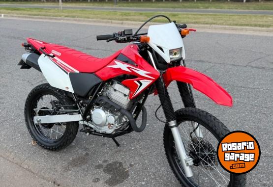 Motos - Honda Tornado 2020 Nafta 3500Km - En Venta