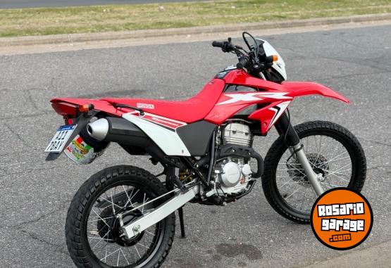 Motos - Honda Tornado 2020 Nafta 3500Km - En Venta