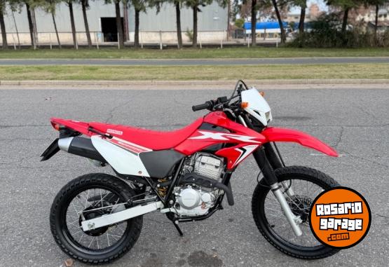 Motos - Honda Tornado 2020 Nafta 3500Km - En Venta