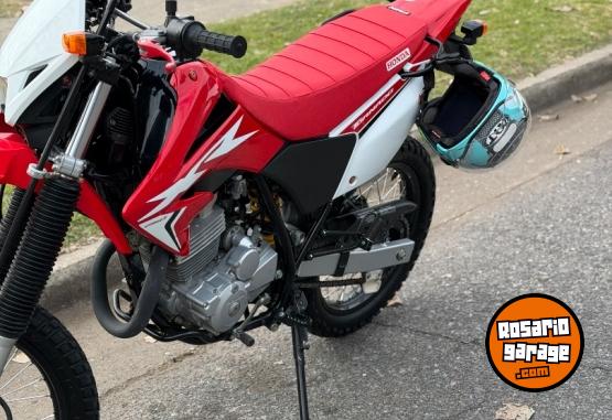 Motos - Honda Tornado 2020 Nafta 3500Km - En Venta