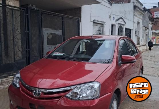 Autos - Toyota Etios 2016 Nafta 216000Km - En Venta