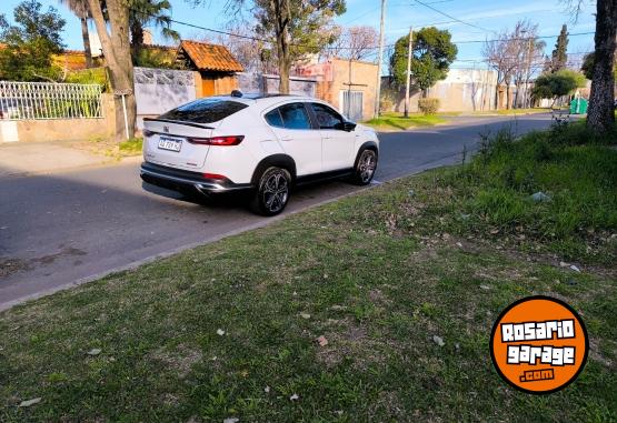 Autos - Fiat Fastback 2024 Nafta 18000Km - En Venta