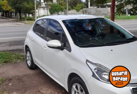 Autos - Peugeot 208 allure 2017 Nafta 130000Km - En Venta