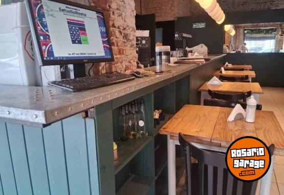 Hogar - Mostrador de Madera con base de chapa - En Venta