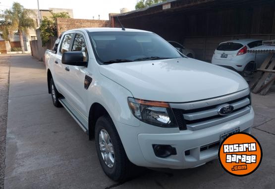 Camionetas - Ford Ranger xls 2da mano permu 2014 Diesel 130000Km - En Venta