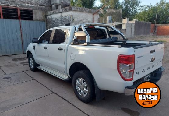 Camionetas - Ford Ranger xls 2da mano permu 2014 Diesel 130000Km - En Venta