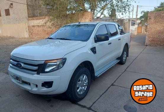 Camionetas - Ford Ranger xls 2da mano permu 2014 Diesel 130000Km - En Venta