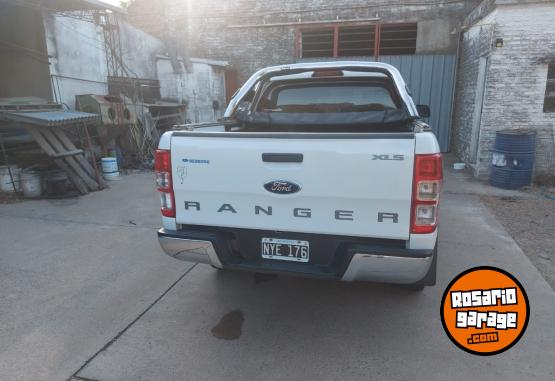 Camionetas - Ford Ranger xls 2da mano permu 2014 Diesel 130000Km - En Venta