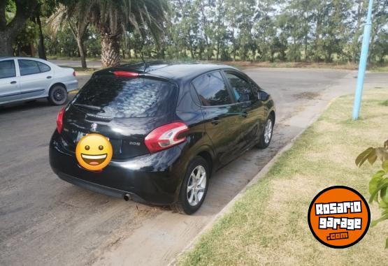 Autos - Peugeot 208 Allure Touchscreen 2013 Nafta 169000Km - En Venta