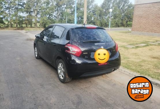 Autos - Peugeot 208 Allure Touchscreen 2013 Nafta 169000Km - En Venta