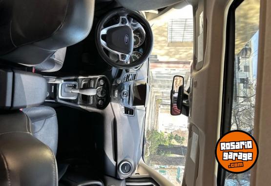 Autos - Ford Fiesta kinetic titanium 2015 Nafta 116000Km - En Venta