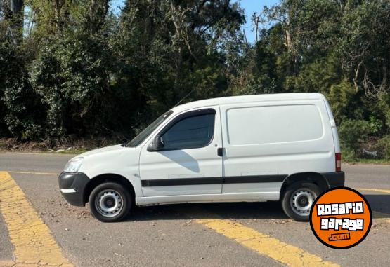 Utilitarios - Citroen Berlingo Furgon HDI 2017 Diesel 160000Km - En Venta
