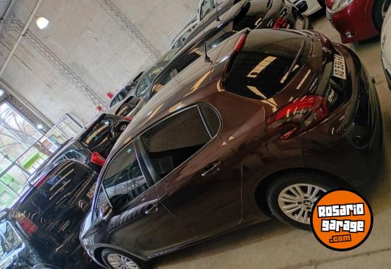 Autos - Peugeot 208 2019 Nafta 62000Km - En Venta