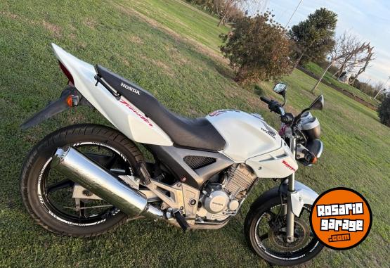 Motos - Honda Twister 2014 Nafta 30000Km - En Venta