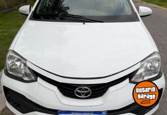 Autos - Toyota Etios 2018 Nafta 109000Km - En Venta
