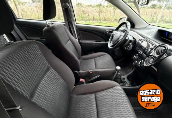 Autos - Toyota Etios 2018 Nafta 109000Km - En Venta