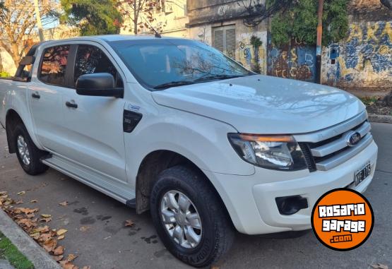 Camionetas - Ford Ranger xls 2da mano permu 2014 Diesel 130000Km - En Venta