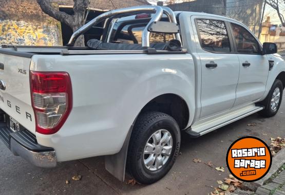 Camionetas - Ford Ranger xls 2da mano permu 2014 Diesel 130000Km - En Venta