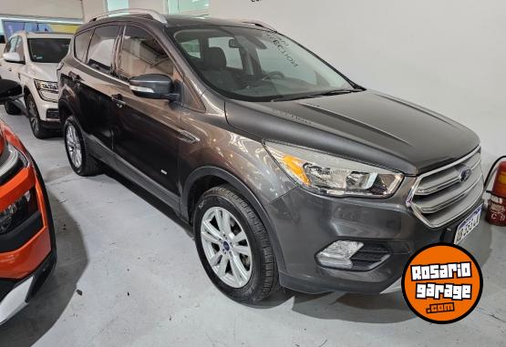 Autos - Ford KUGA SEL 2017 Nafta 77000Km - En Venta