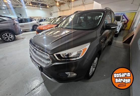Autos - Ford KUGA SEL 2017 Nafta 77000Km - En Venta